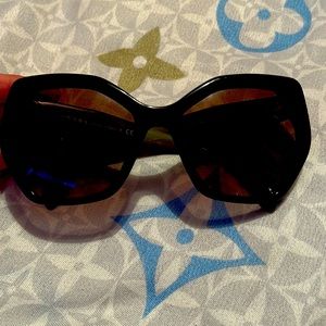 Prada sun glasses